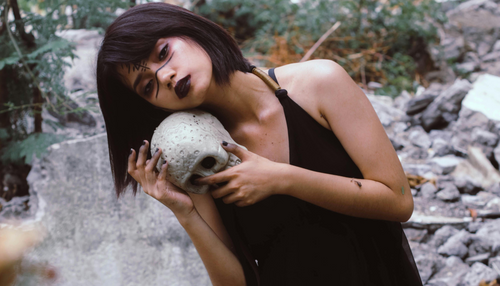 Le style grunge : retour aux racines d’une rébellion désabusée