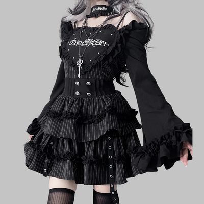 Vestido gótico negro victoriano con volantes y mangas largas