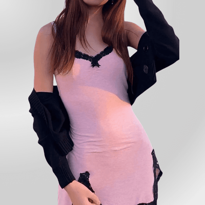 Vestido de encaje rosa empolvado