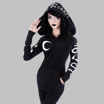 Abrigo Gótico con Capucha